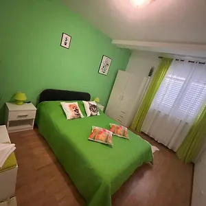 Apartment Bajo
