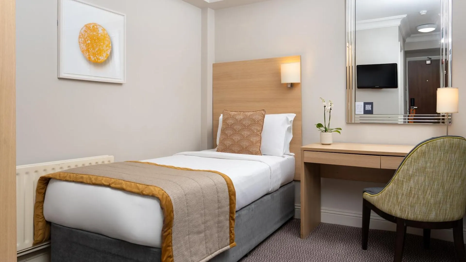 ****  The Fleet Hotel Dublin Ireland